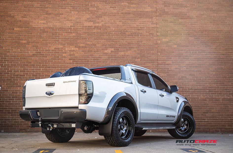FORD RANGER PODIUM MATTE GUN METAL